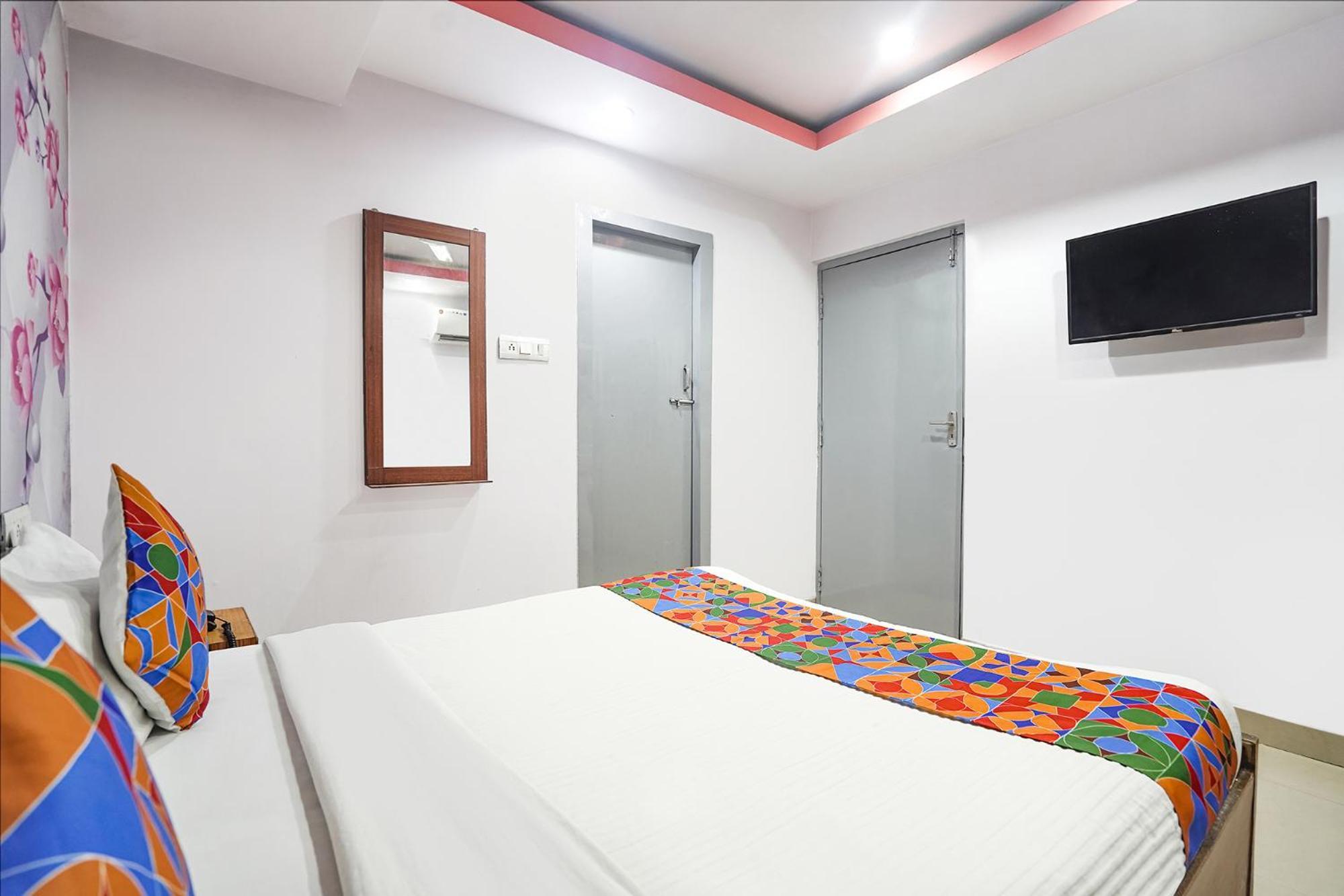 Fabexpress R Inn - Nr Prayagraj Railway Station Muthiganj Exterior photo